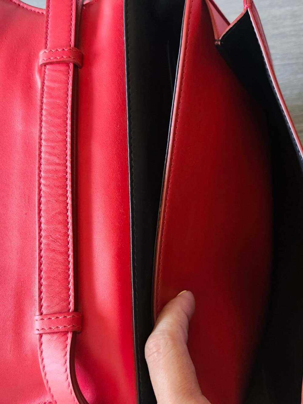 SALVATORE FERRAGAMO top handle bag - Picture 5 of 11